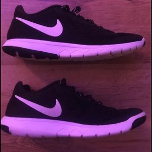 Nike shoes- size 5